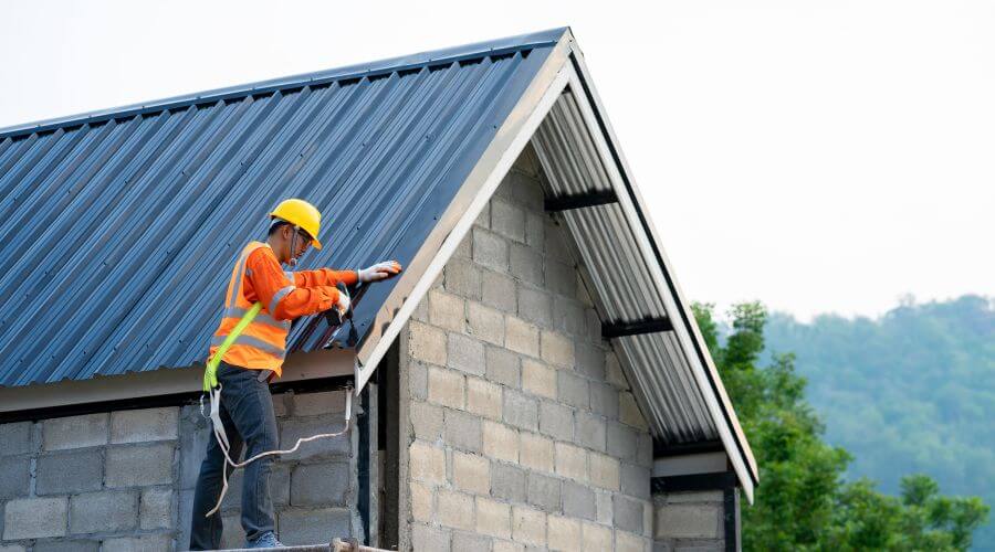 Expert Emergency Roof Repairs services in Wharncliffe, WV